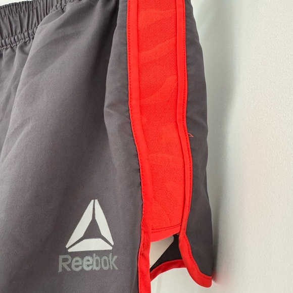SOLD: 🏷️ NWT - Reebok Shorts - Picture 3 of 12